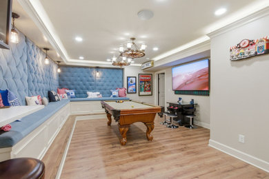 Family room photo in Nashville