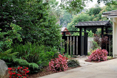 This is an example of a traditional landscaping in Santa Barbara.