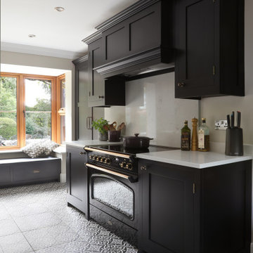 Liss Sophisticated Shaker Kitchen with Dark Cabinets