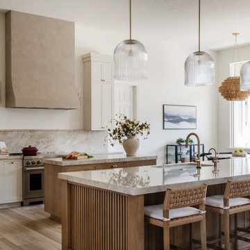 Allie Reed, Designer - Warm Transitional Kitchen in Coastal Oaks