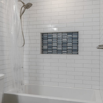 Elizabeth & Shawn's Guest Bathroom Renovation