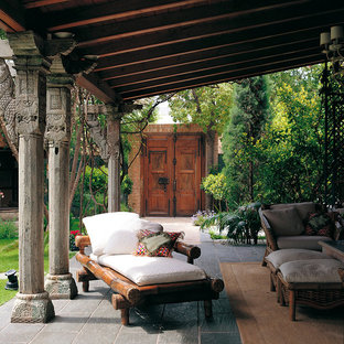 Inspiration for an asian courtyard patio in Other.
