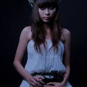Linh Rennys foto