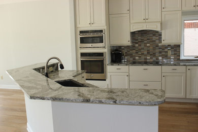 Kitchen photo in Orlando