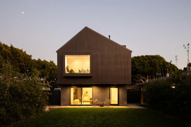 Example of a minimalist exterior home design in Los Angeles
