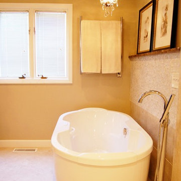 Outdated Bathroom gets Chic Makeover