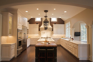 Example of a classic kitchen design in Philadelphia