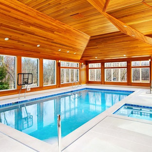 Moderner Indoor-Pool in rechteckiger Form in Chicago
