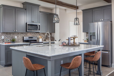 Transitional kitchen photo in Orlando