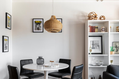 Dining room - mid-century modern dining room idea in Toronto