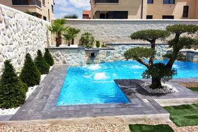 Piscinas y jardines