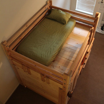 Queen Sized Bed Fort With Twin Mattress