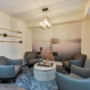 Dancing Waters Lounge / Parlor