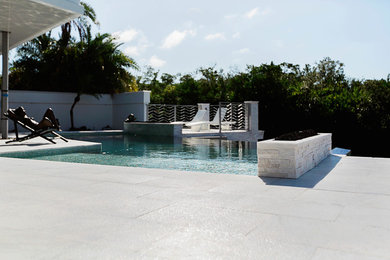 Pool - contemporary pool idea in Miami