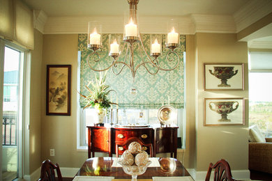 Inspiration for a timeless dining room remodel in Charleston