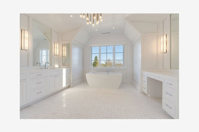 Example of a classic bathroom design in Indianapolis
