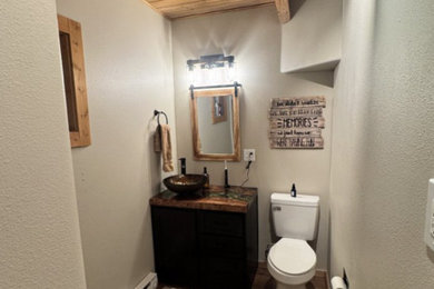 Example of a powder room design in Seattle