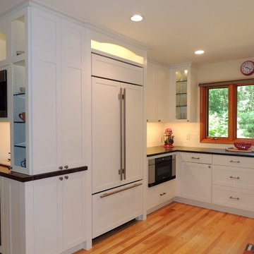 White Beachy Kitchen