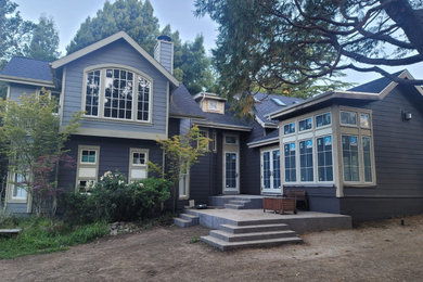 Example of an exterior home design in San Francisco