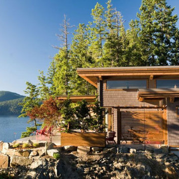 Natural Contemporary Lake Front Home Kootenay Lake