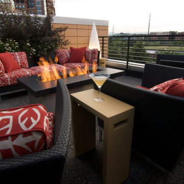 Outdoor natural gas fire pit table