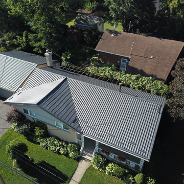Grey metal roof in Hamilton, ON