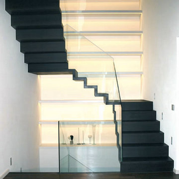 Faltwerktreppe in EIche schwarz gebeizt