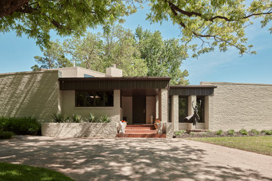 Exterior home photo in Oklahoma City
