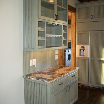 Hampton Estates Eased Borders Hutch