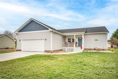 Exterior home idea in Other