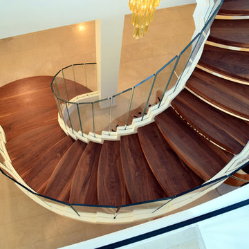 Exklusive Bogentreppe, Design COBRA von Siller