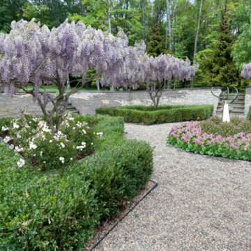 Colonial Gardens