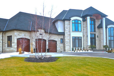 Mountain style exterior home photo in Toronto