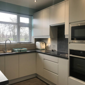 Matt Handleless Kitchen in Dove Grey