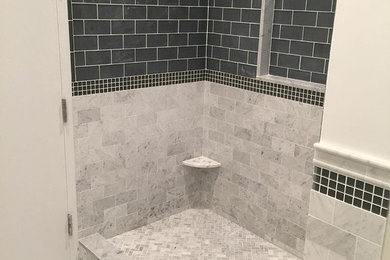 Minimalist bathroom photo in Dallas