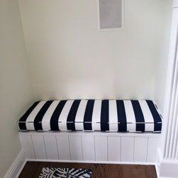 Built-In Benches - Living Room Furniture