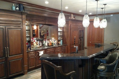 Elegant home bar photo in Columbus