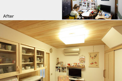 Foto de salón de estilo zen de tamaño medio con paredes blancas, suelo de corcho y suelo marrón