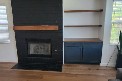 Living room photo in San Diego