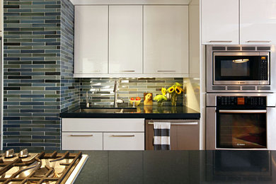 Inspiration for a contemporary kitchen remodel in New York