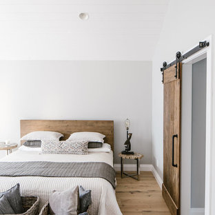 75 Beautiful Farmhouse Bedroom Pictures Ideas Houzz