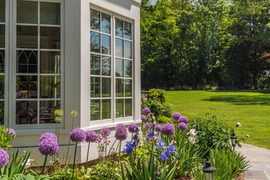 Large exterior home photo in New York