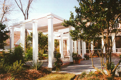 This is an example of a traditional landscaping in New Orleans.