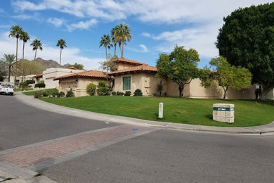 Inspiration for a southwestern exterior home remodel in Phoenix