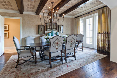 This is an example of a dining room in Houston.