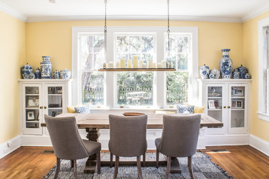 Example of a dining room design in Jacksonville