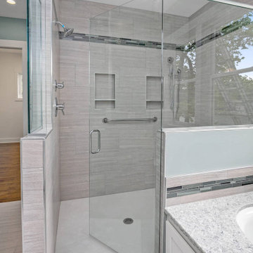 Red Carnation – Luxury Lakefront Home