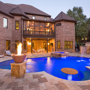 シャーロットのトラディショナルスタイルのおしゃれなプールの写真