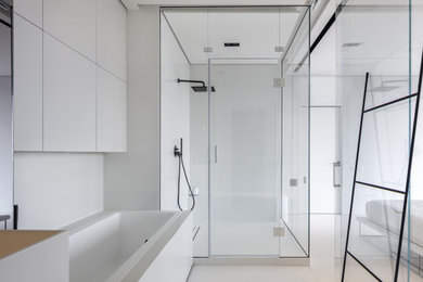 Свежая идея для дизайна: ванная комната среднего размера - отличное фото интерьера