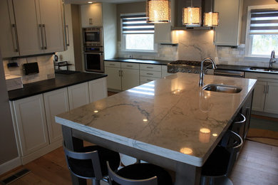 Inspiration for a modern kitchen remodel in Cincinnati